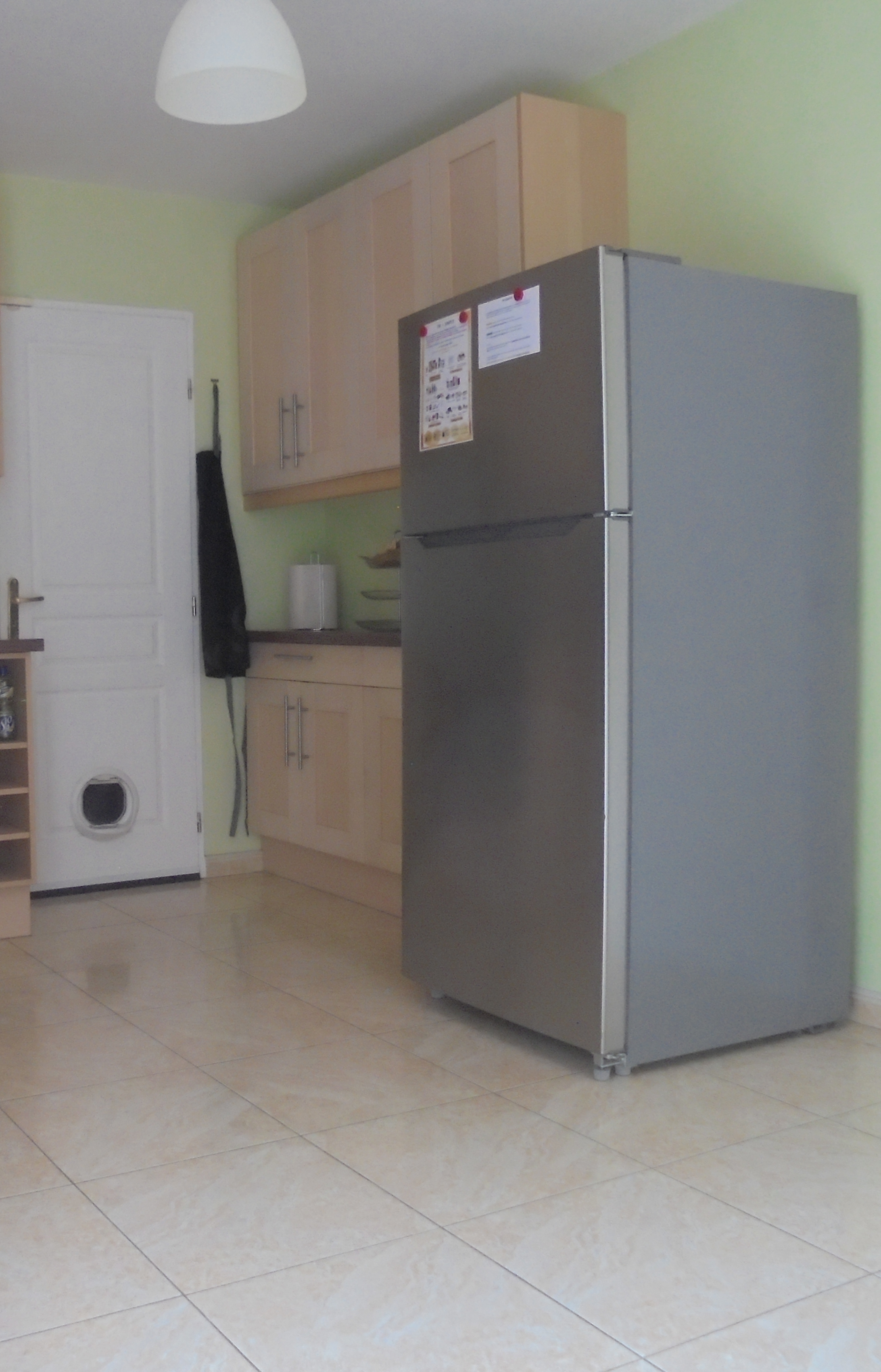 Cuisine du gîte côté droit avec équipements modernes